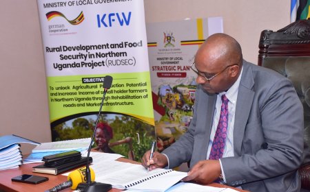 MINISTRY OF LOCAL GOVERNMENT SIGNS CONTRACT TO REHABILITATE ROADS IN NORTHERN UGANDA