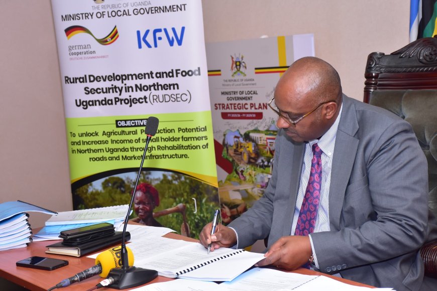 MINISTRY OF LOCAL GOVERNMENT SIGNS CONTRACT TO REHABILITATE ROADS IN NORTHERN UGANDA
